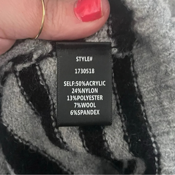 CURRENT AIR Women's Black and Gray Striped Crewneck Sweater Medium | EUC‎ - Picture 6 of 6